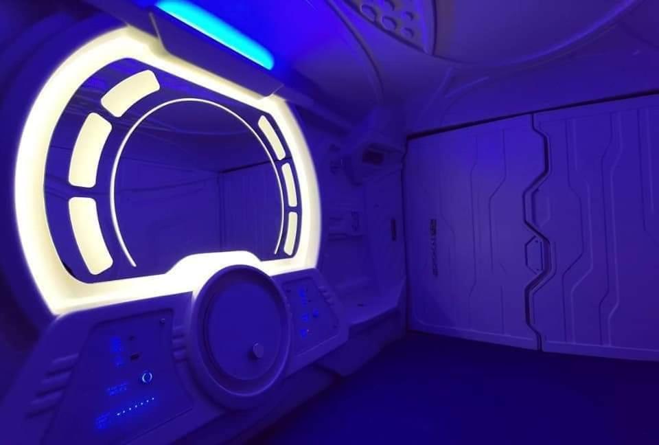 Bangau - Short Term Rest Area Capsule Hotel سيبانغ المظهر الخارجي الصورة