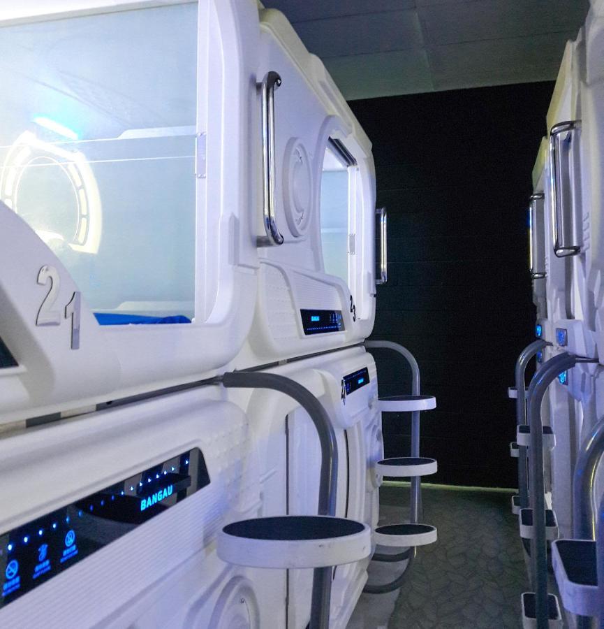 Bangau - Short Term Rest Area Capsule Hotel سيبانغ المظهر الخارجي الصورة
